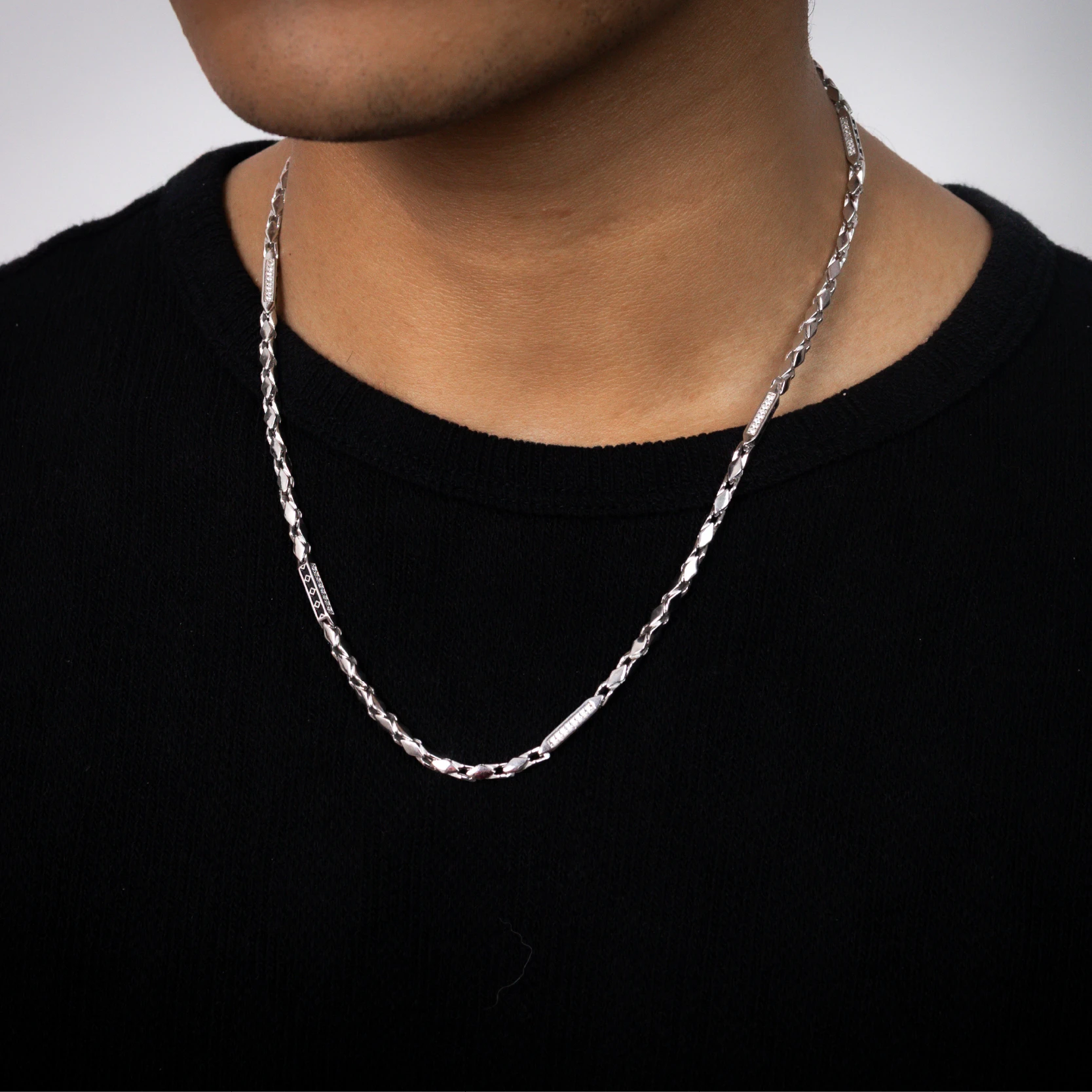 Engraved Bar-Detail Chain