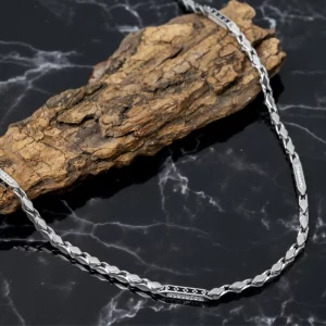 Engraved Bar-Detail Chain