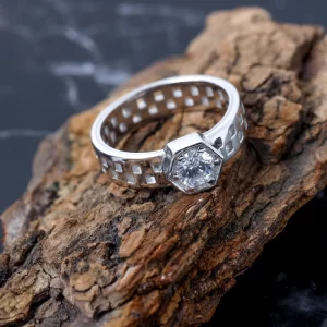 Solitaire Chain Link Ring